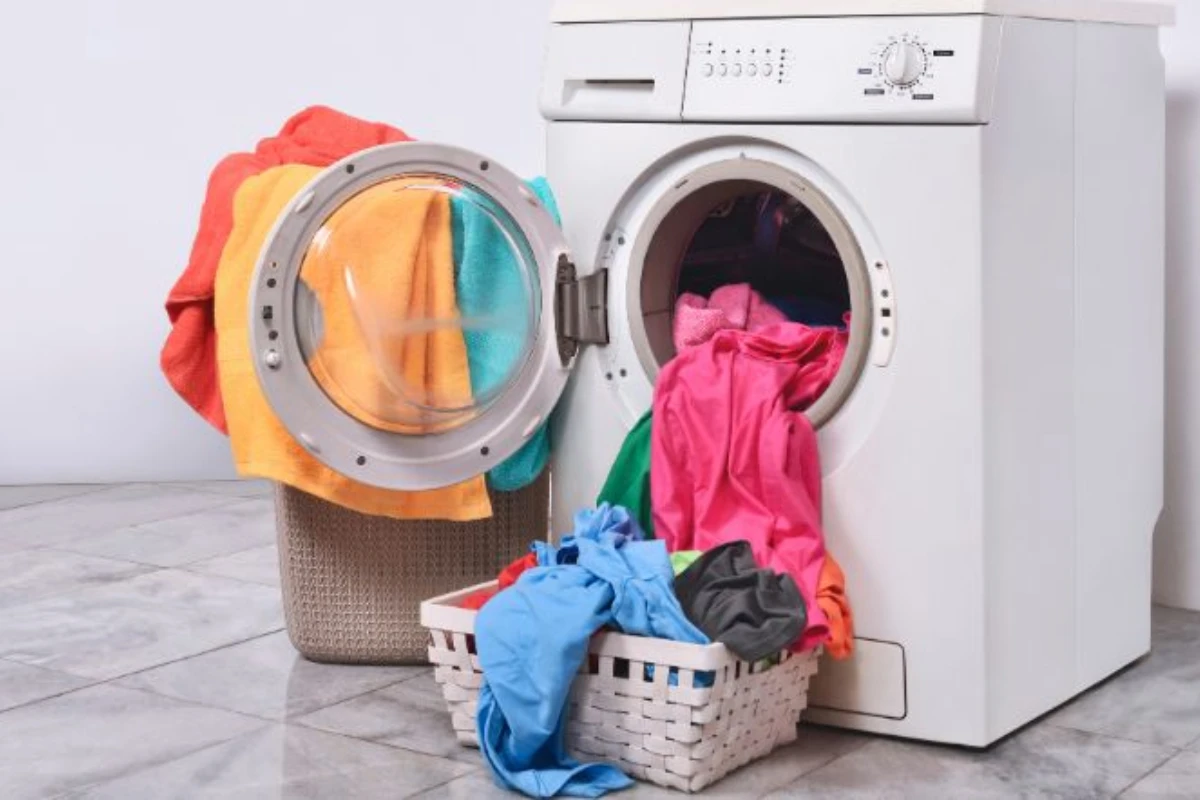 Mẹo giặt quần áo không bị hôi vào mùa mưa dành cho bạn