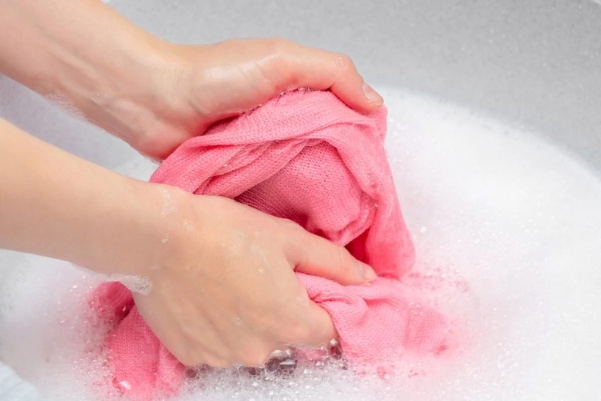Mẹo giặt quần áo không bị hôi vào mùa mưa dành cho bạn